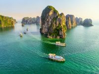 vietnam-halong-bay-things-to-do-take-a-cruise halong